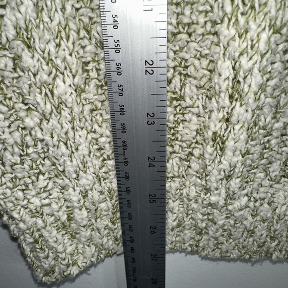 Long Sleeve Chunky Knit Pullover Sweater Short Waisted Size Medium - Picture 4 of 6